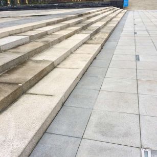 广州芝麻灰、芝麻黑石材在市政广场的应用