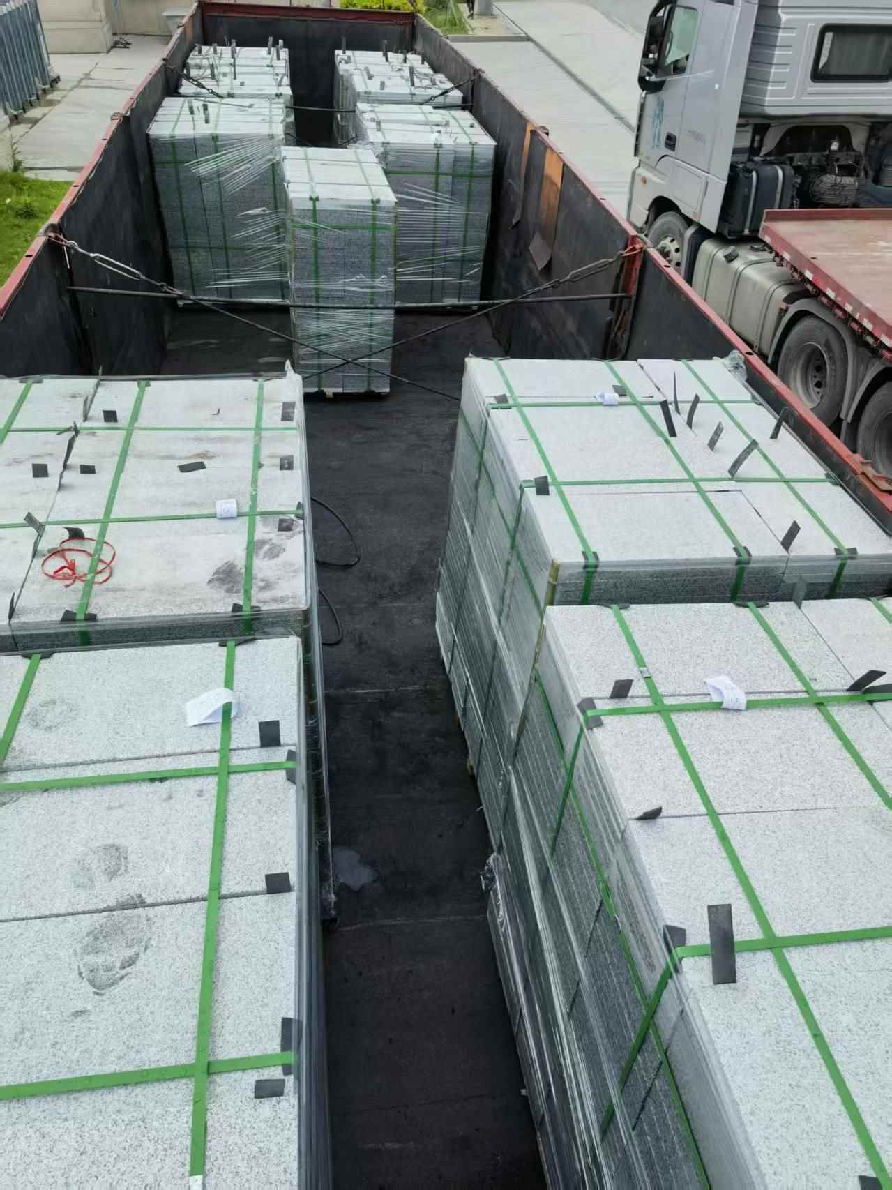 广州 芝麻白3公分火烧成品-发货