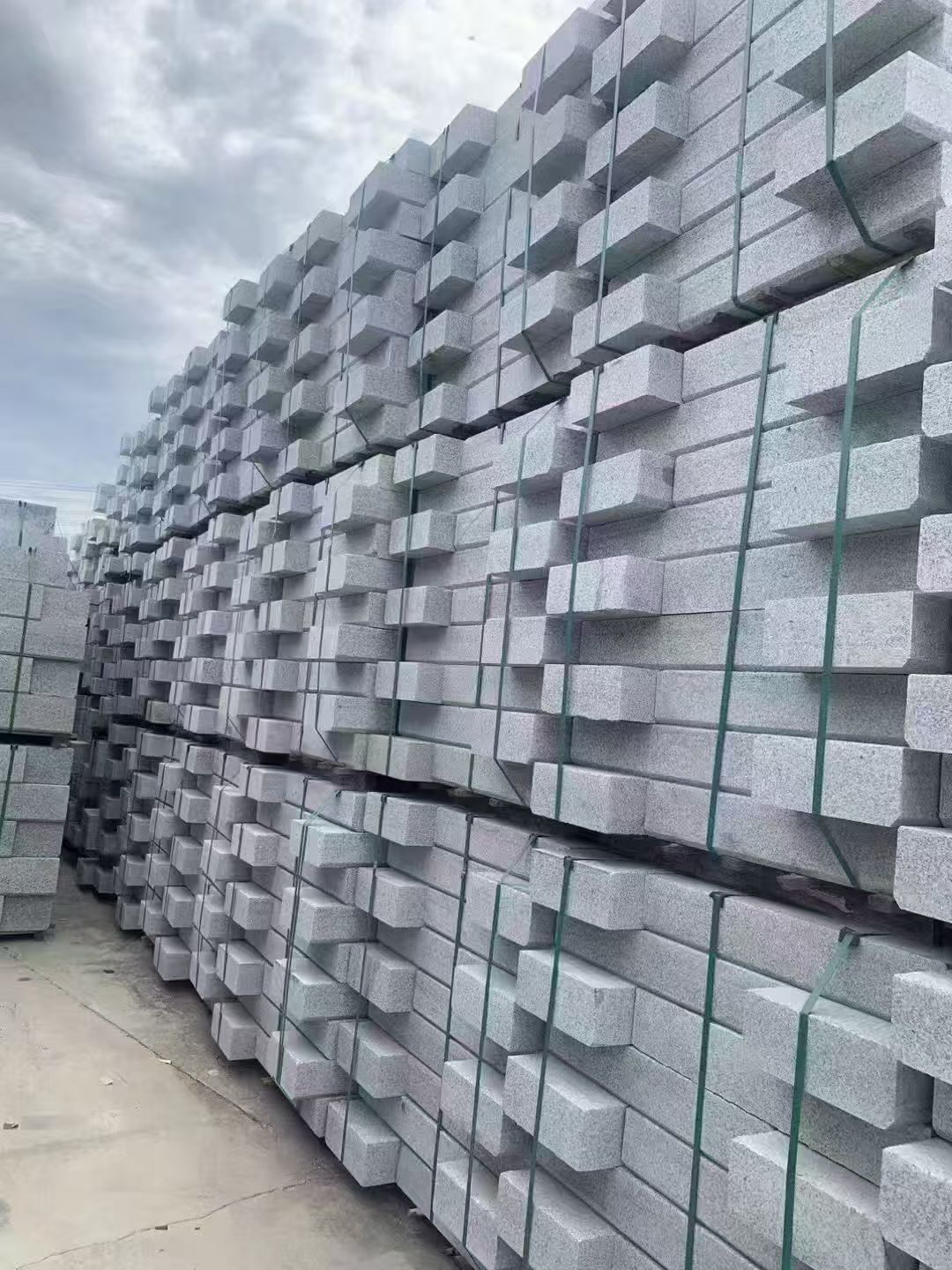 广州 芝麻灰侧石