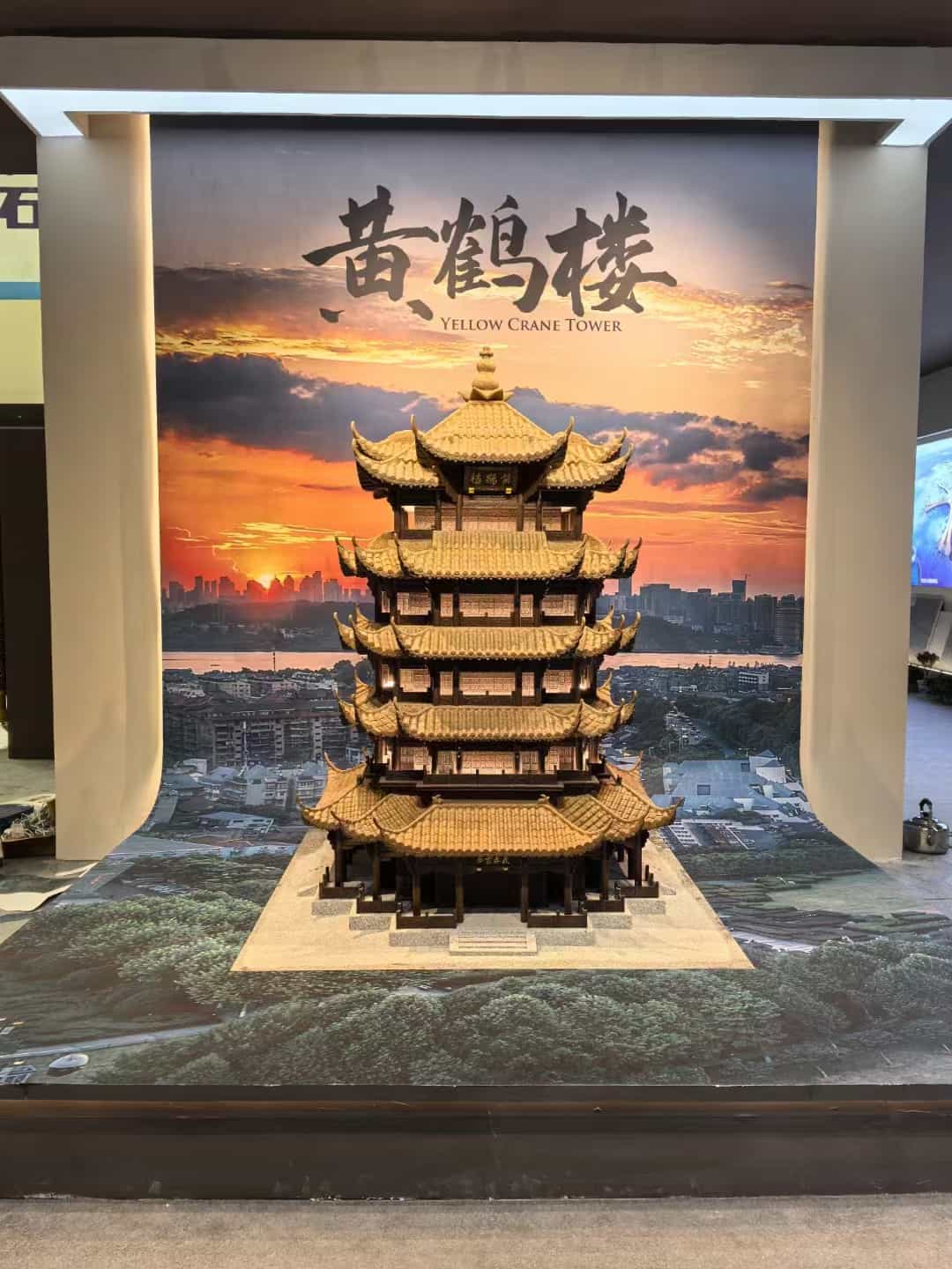 广州仿古石文创作品-黄鹤楼