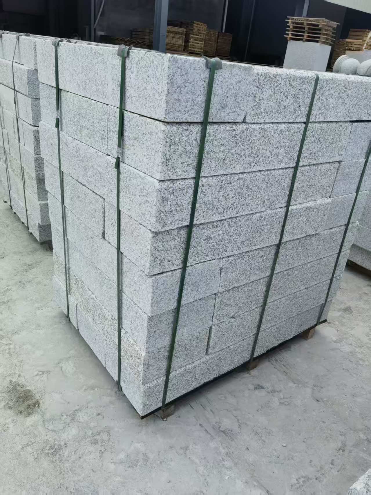 广州 芙蓉白火烧两面路沿石