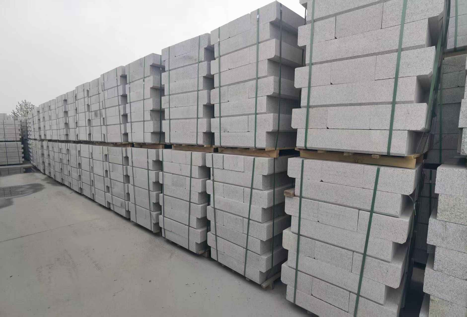 广州 芝麻白路沿石