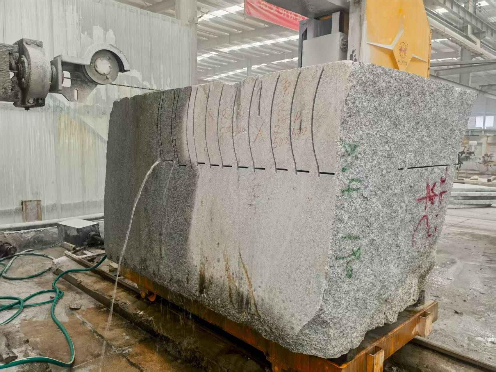 广州 602，大花芙蓉白，绳锯加工弧形路沿石