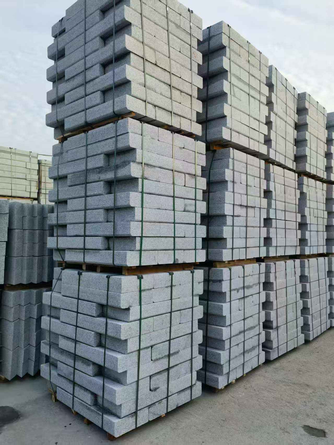 广州 路沿石（路侧石），颜色一致，尺寸标准