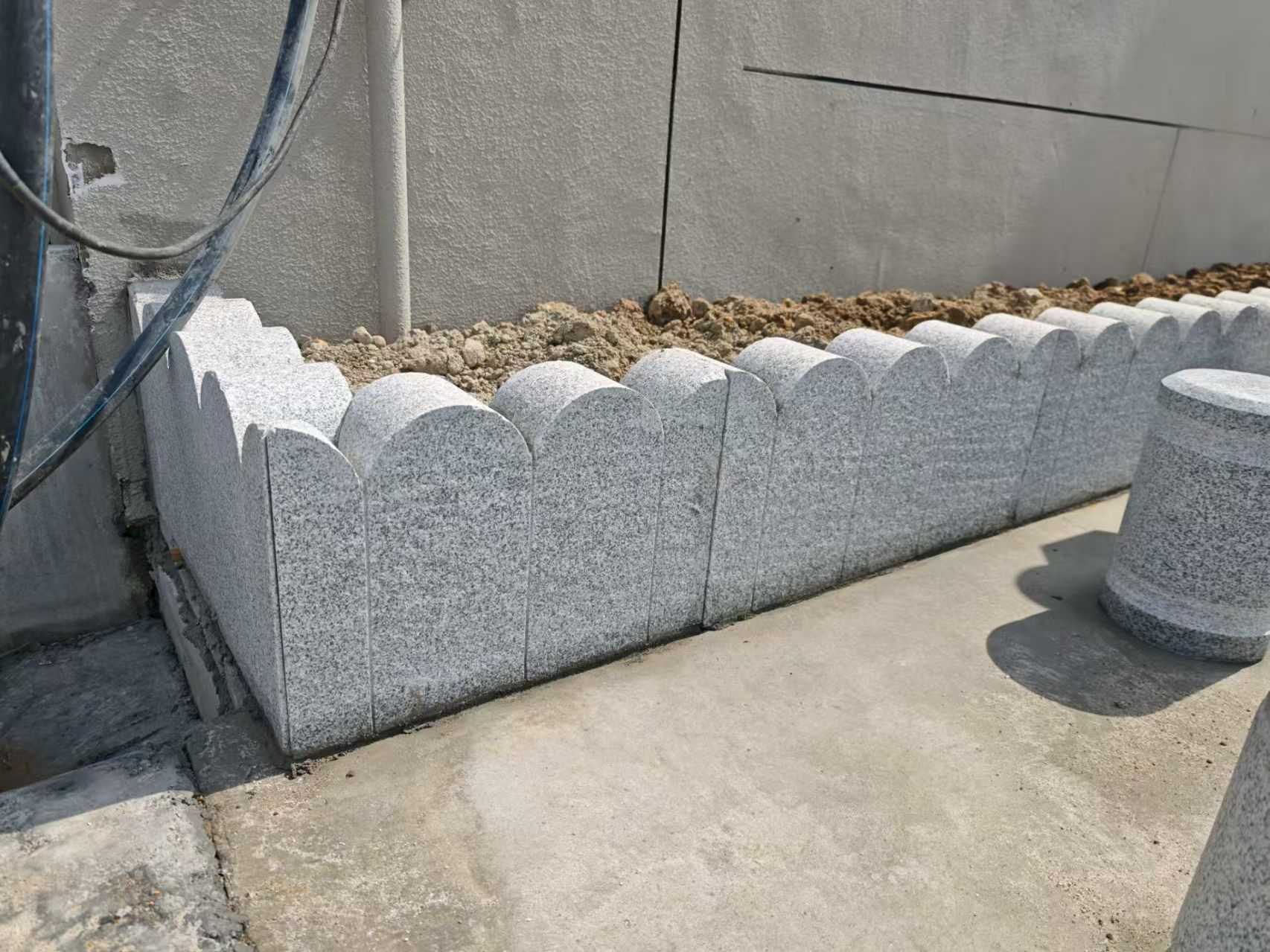 广州 芝麻白花岗岩花边石铺装效果图