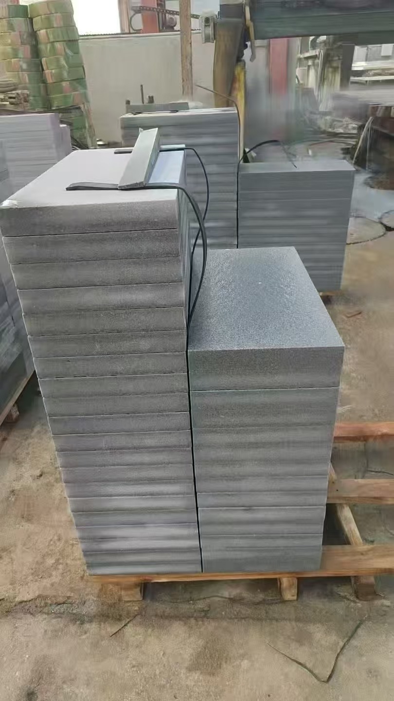 广州 芝麻灰火烧面300*600*50地铺石材